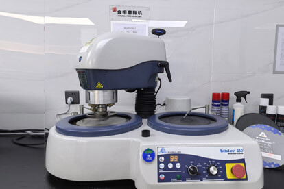 Metallografische Schleif- und Poliermaschine